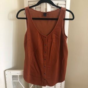 Universal Thread button-up tank